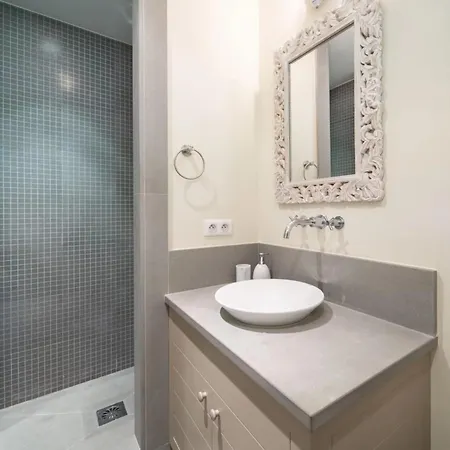 Ref 2135 - - For Rent