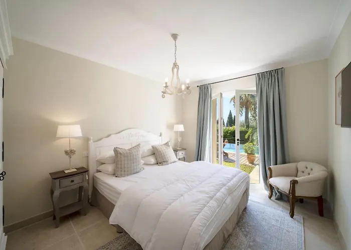 Villa Ref 2135 - - For Rent