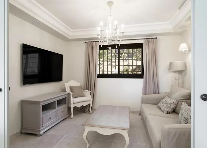 Villa Ref 2135 - - For Rent Cannes