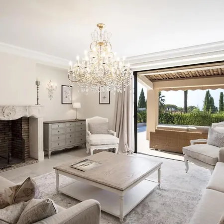 Ref 2135 - - For Rent * Cannes