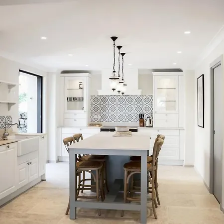 Ref 2135 - - For Rent Villa Cannes
