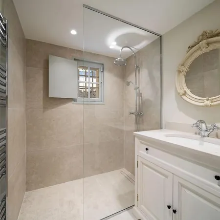 Ref 2135 - - For Rent فيلة