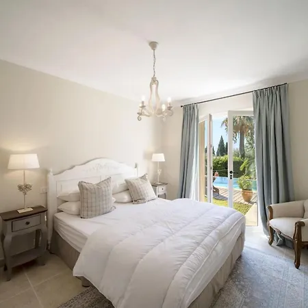 Villa Ref 2135 - - For Rent