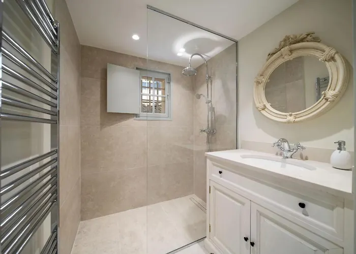 Ref 2135 - - For Rent فيلة